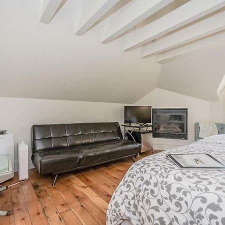 St Andrew Suites Fergus エクステリア 写真