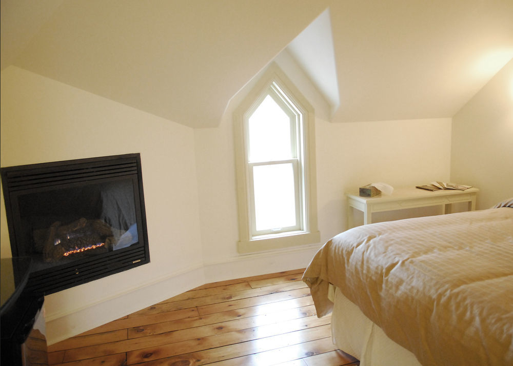St Andrew Suites Fergus エクステリア 写真