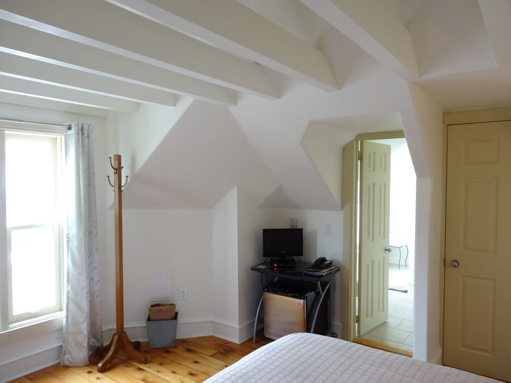 St Andrew Suites Fergus エクステリア 写真