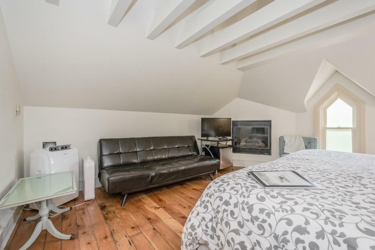 St Andrew Suites Fergus エクステリア 写真