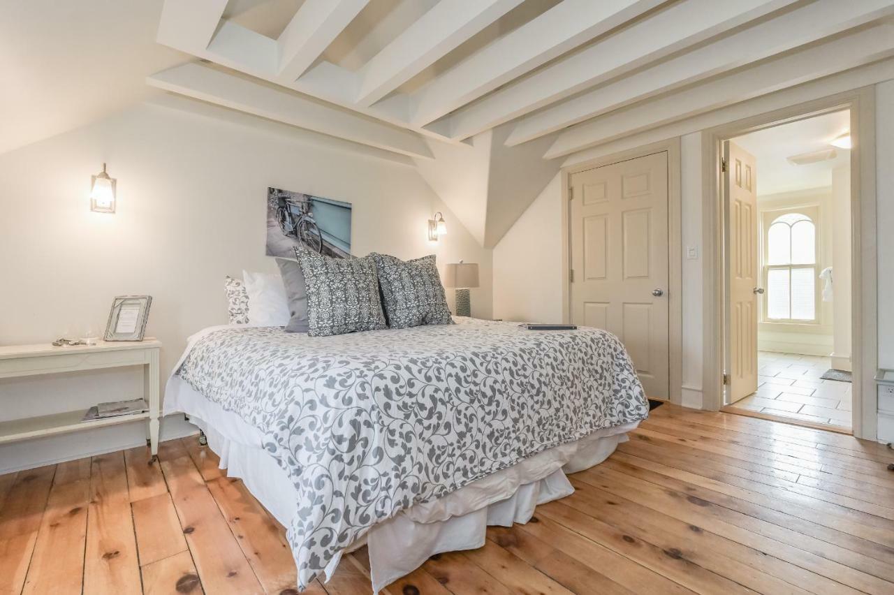 St Andrew Suites Fergus エクステリア 写真